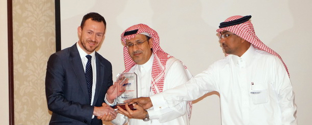 Image of Person Recived Award Best FX Spreads Provider in 2013